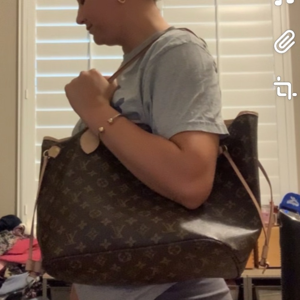 Slightly used Louis V Neverfull!!!